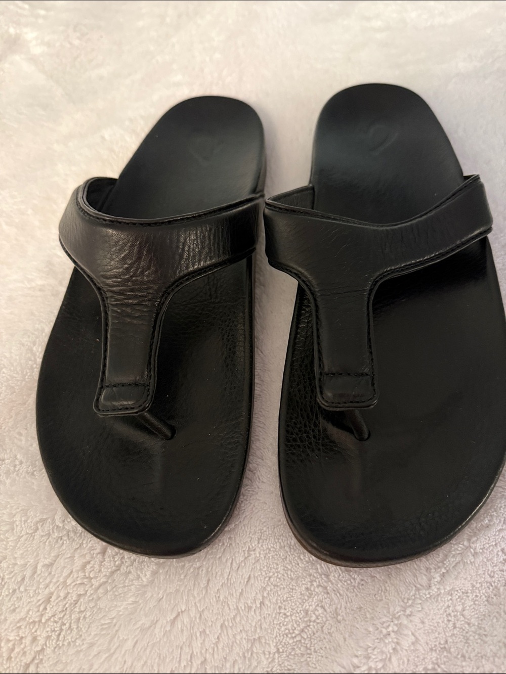 OluKai Black Leather Thong Sandals Size 9 - Picture 2 of 7